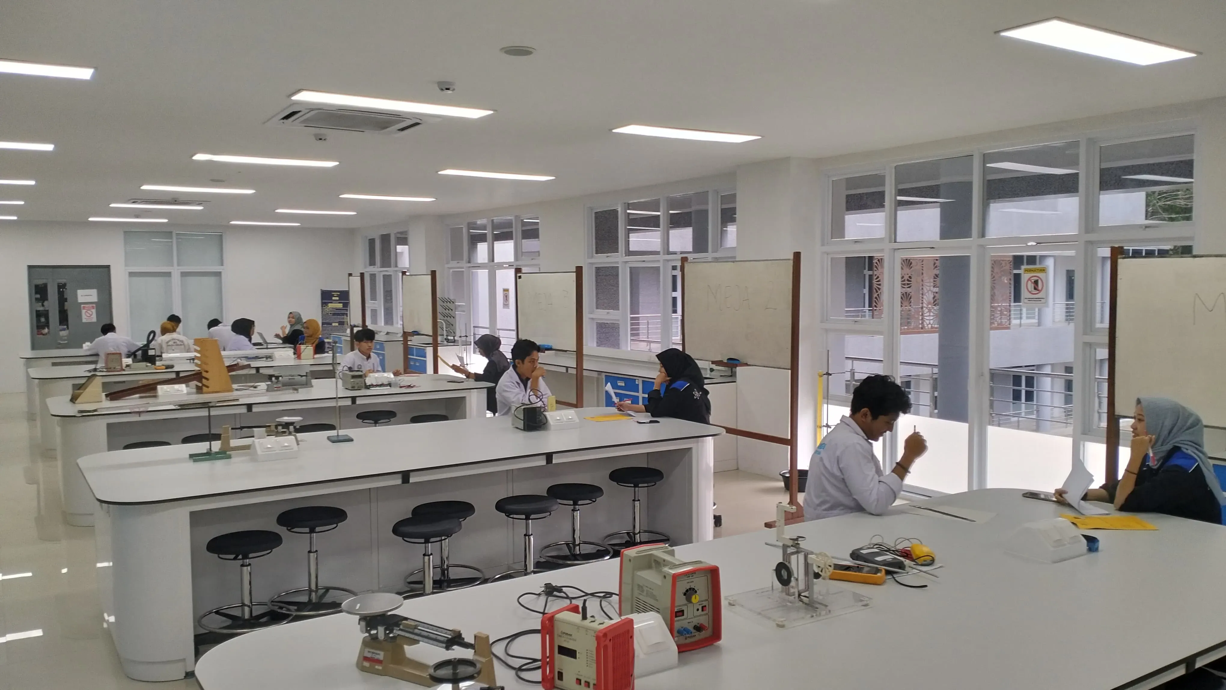 Central Laboratory gallery 1
